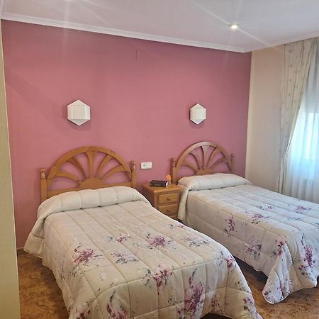 Hostal Pachin Mieres  Kültér fotó