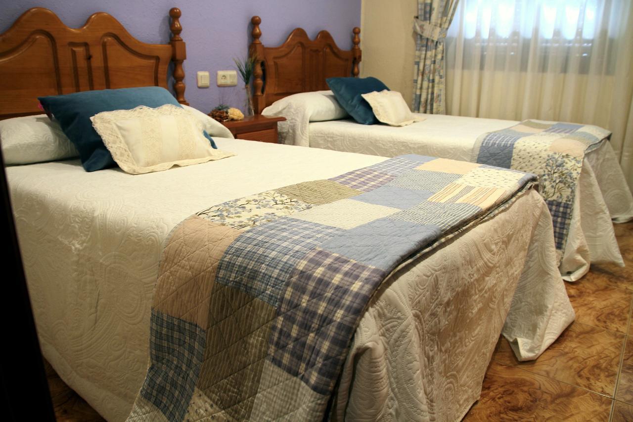 Hostal Pachin Mieres  Kültér fotó